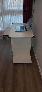 Bureau, Ophalen, Met wielen, Zo goed als nieuw, Bureau