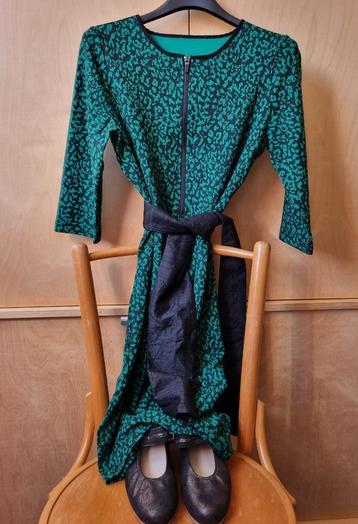 jurk beschikbaar voor biedingen