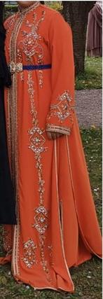 Prachtige Takchita bewerkt met kralen, Kleding | Dames, Ophalen of Verzenden, Maat 42/44 (L), Oranje, Overige typen