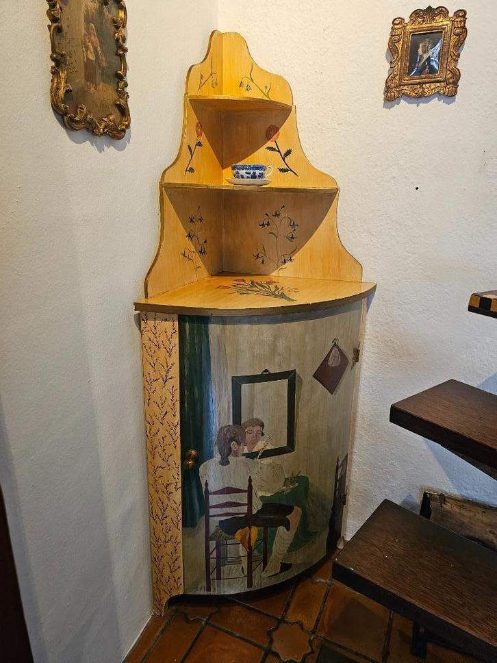 Half ronde hoek kast, Antiek en Kunst, Curiosa en Brocante, Ophalen