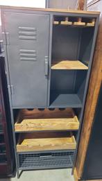 Industriële wijnkasten metaa met mangohout, Huis en Inrichting, Ophalen, Zo goed als nieuw