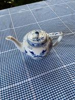 Louis Regout theepot, Antiek en Kunst, Antiek | Servies los, Ophalen of Verzenden