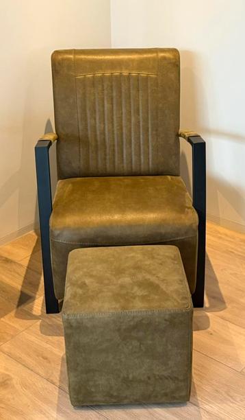 Fauteuil en hocker / kleur stof groen / kleur frame zwart beschikbaar voor biedingen