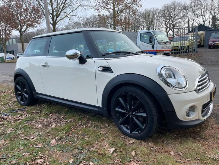 Mini 1.6 ONE 55KW 2013 kite white  4500 euro  nw.apk., Auto's, Mini, Bedrijf, One, ABS, Airbags, Airconditioning, Bluetooth, Boordcomputer