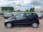 Mercedes-Benz A-klasse 150 Elegance - Automaat - Cruise - NI, Auto's, Zwart, Zwart, Origineel Nederlands, 1000 kg