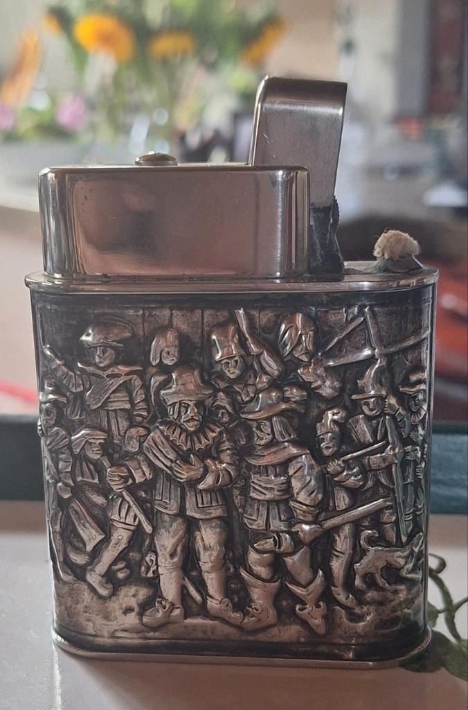 Verzilverde grote aansteker, zeer mooi!, Verzamelen, Rookartikelen, Aanstekers en Luciferdoosjes, Zo goed als nieuw, Aansteker