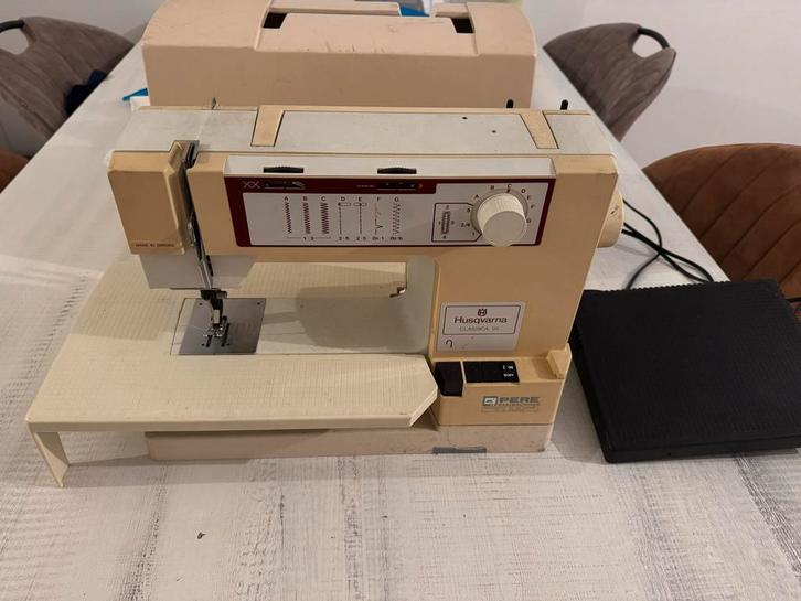 Husqvarna Classica 95 Naaimachine, Hobby en Vrije tijd, Naaimachines en Toebehoren, Gebruikt, Naaimachine, Husqvarna, Ophalen