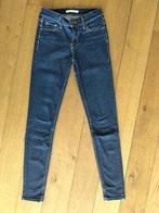 Levi's 710 Super Skinny maat 26 lengte 30, Kleding | Dames, Spijkerbroeken en Jeans, Blauw, Ophalen of Verzenden, W27 (confectie 34) of kleiner