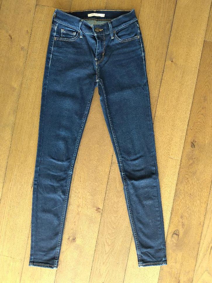 Levi's 710 Super Skinny maat 26 lengte 30, Kleding | Dames, Spijkerbroeken en Jeans, Gedragen, W27 (confectie 34) of kleiner, Blauw