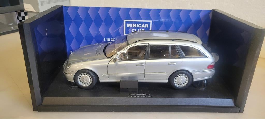 Kyosho Mercedes E_klasse T_Modell W211, Hobby en Vrije tijd, Modelauto's | 1:18, Ophalen of Verzenden, Zo goed als nieuw, Auto
