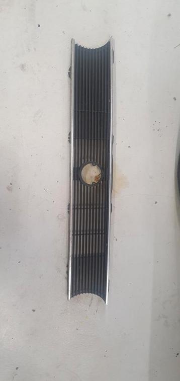 Golf 1 grille met Chrome rand beschikbaar voor biedingen