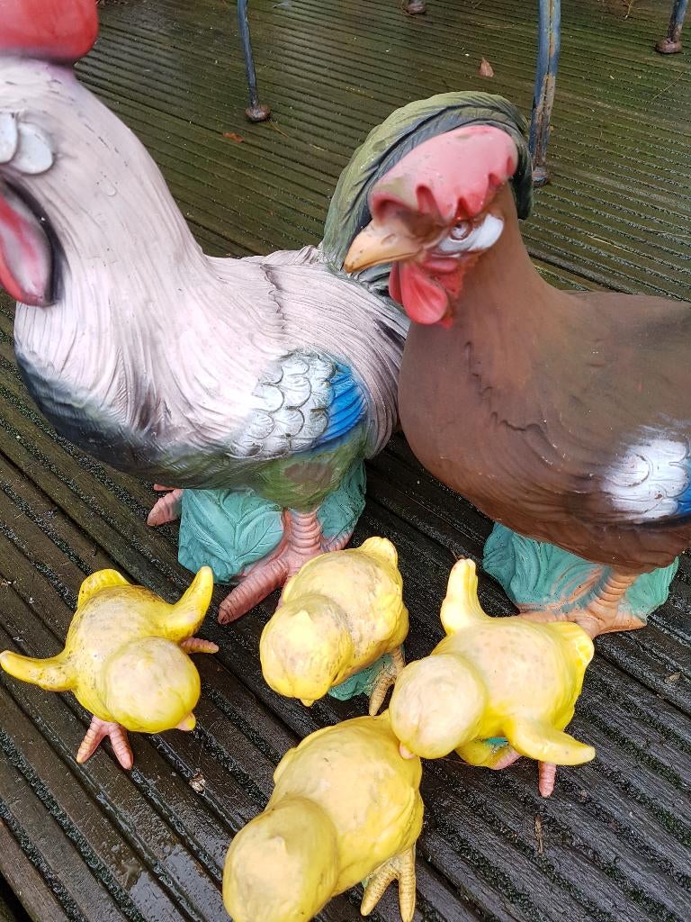 Vrolijke kippen+kroost tuindecoratie van polystone(brocante), Ophalen of Verzenden, Gebruikt