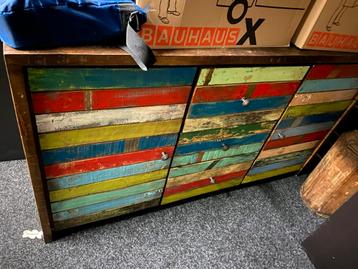 Mooie moderne /oud lijkende  Ladenkast beschikbaar voor biedingen