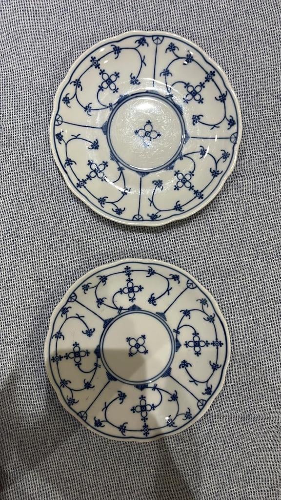 2x theeschotel blau saks, Ophalen of Verzenden, Zo goed als nieuw, Overige stijlen, Kop(pen) en/of Schotel(s)