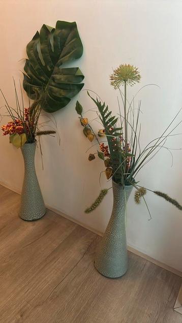 Leuke potten met decoratie beschikbaar voor biedingen
