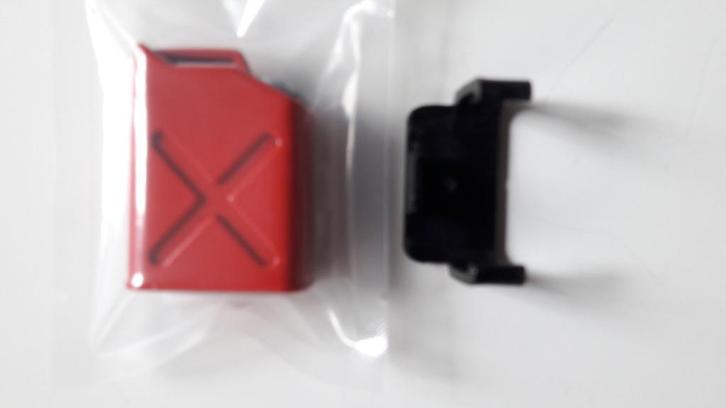 Jerrycan met houder 1:10 model RC kleur rood WPL / Tamiya, Hobby en Vrije tijd, Modelbouw | Radiografisch | Auto's, Nieuw, Onderdeel