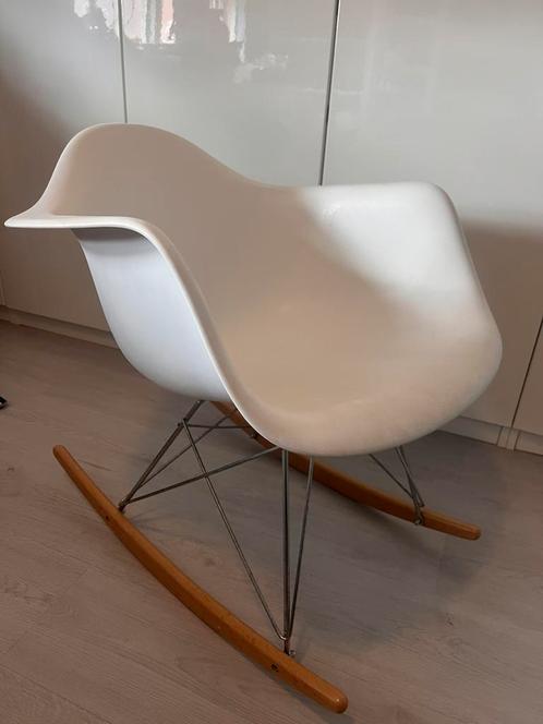 Schommelstoel kuip wit, Huis en Inrichting, Stoelen, Gebruikt, Eén, Kunststof, Wit, Ophalen