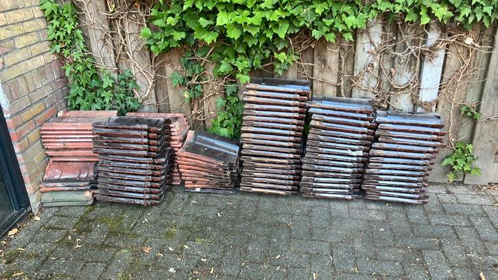Dakpannen gratis, Doe-het-zelf en Verbouw, Dakpannen en Dakbedekking, Zo goed als nieuw, Dakpannen, Steen of Klei, Overige kleuren