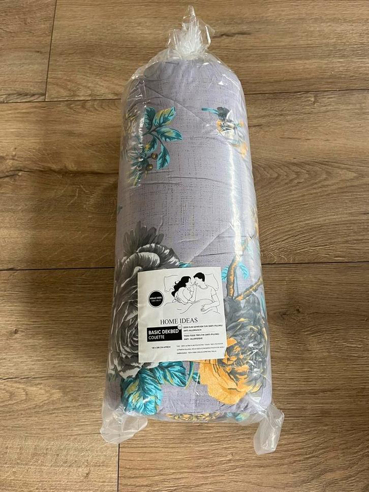 Nieuw!! Bedrukt gekleurd en wasbare Dekbedden 1 persoons, Huis en Inrichting, Slaapkamer | Beddengoed, Nieuw, Deken of Dekbed