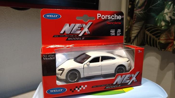 Welly Porsche Taycan Turbo S Audi E Tron GT 1:34 White new, Hobby en Vrije tijd, Modelauto's | Overige schalen, Nieuw, Auto, Ophalen of Verzenden