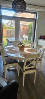 Witte ovale eettafel met 6 stoelen, Huis en Inrichting, Tafels | Eettafels, Gebruikt, Ophalen of Verzenden, Vijf personen of meer