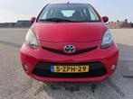 Toyota Aygo 1.0 VVT-i Now Airco Bluetooth APK Elek.pakket, Auto's, Toyota, Voorwielaandrijving, Euro 5, Stof, Gebruikt