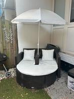 Tuinbed met parasol, Tuin en Terras, Ophalen of Verzenden, Gebruikt, 1 tot 2 meter, Stokparasol