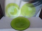 Een set van 4 grote groene glazen borden., Ophalen of Verzenden, Zo goed als nieuw, Rond, Glas