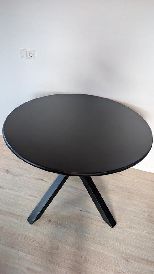 Zwarte houten tafel rond casa 105cm met label 51 stoelen, Huis en Inrichting, Tafels | Eettafels, Gebruikt, 100 tot 150 cm, 100 tot 150 cm