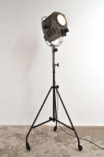 Vintage industriële theaterspot spot filmspot op statief, Ophalen of Verzenden, Gebruikt, 150 tot 200 cm
