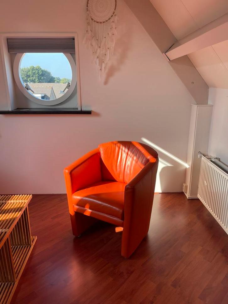 Vintage leren stoeltjes – stijlvol & super comfortabel!, Huis en Inrichting, Stoelen, Gebruikt, Twee, Leer, Overige kleuren, Ophalen