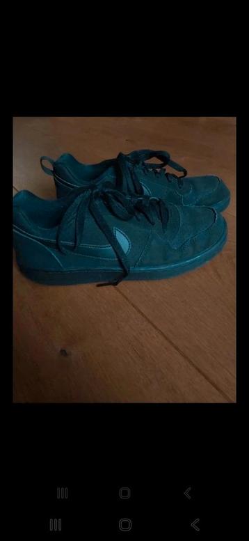Nike Sneakers Zwart beschikbaar voor biedingen