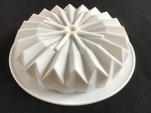 Siliconen taartvorm mal diamant cakevorm bakvorm vorm 5.5 dl, Hobby en Vrije tijd, Taarten en Cupcakes maken, Nieuw, Bakvorm, Taarten