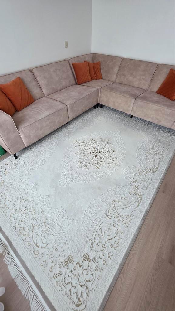 Créme Beige Wit Tapijt Schoon !!!!, Huis en Inrichting, Stoffering | Tapijten en Kleden, 200 cm of meer, Rechthoekig, Wit, Beige