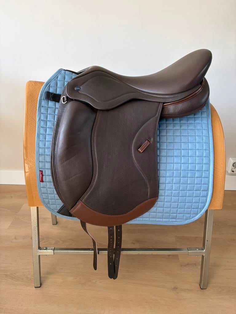 Ikonic, Wintec & Ideal T&T zadels, Dieren en Toebehoren, Paarden en Pony's | Zadels, Zo goed als nieuw, Overige soorten, Ophalen of Verzenden