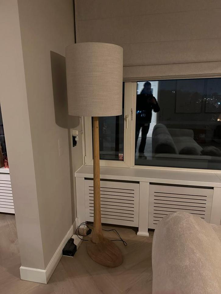 By-Boo Vloerlamp - Nieuwstaat, Huis en Inrichting, Lampen | Vloerlampen, Nieuw, 150 tot 200 cm, Hout, Ophalen