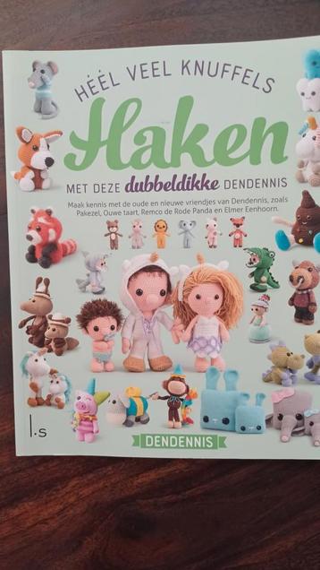 Het dubbeldikke Dendennjs haakboek.

Met heel veel knuffels  beschikbaar voor biedingen