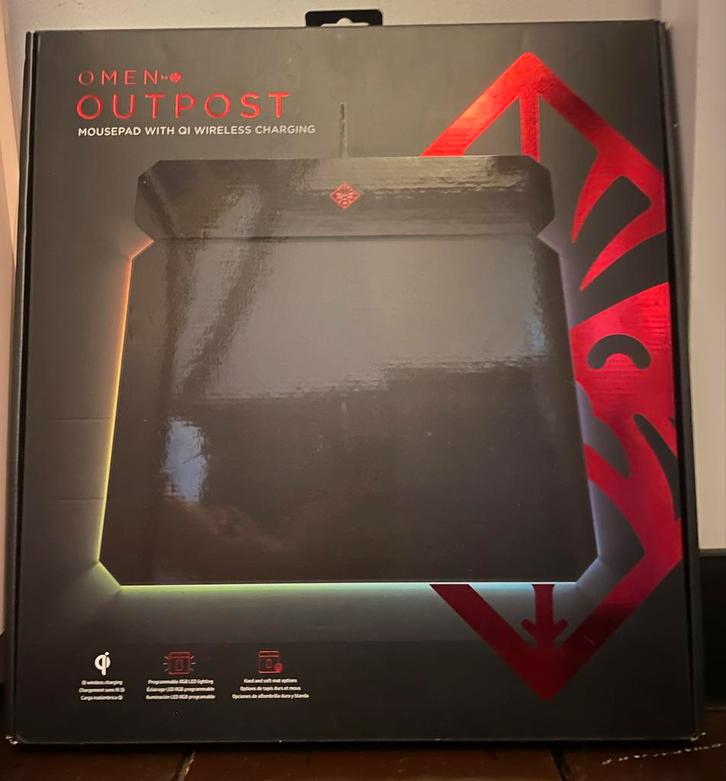 HP Omen gaming Mousepad met QI draadloos openladen te koop!, Computers en Software, Overige Computers en Software, Zo goed als nieuw