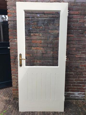 Gratis af te halen: deur beschikbaar voor biedingen