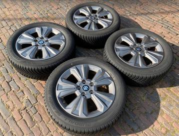 ALS NIEUWE Suzuki Vitara velgen + TPMS + 215/55R17 Allseason