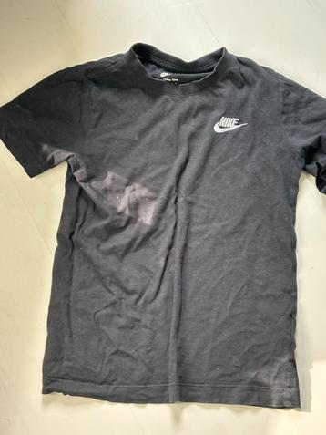 Nike Shirt zwart (2 stuks) maat 137-147 beschikbaar voor biedingen