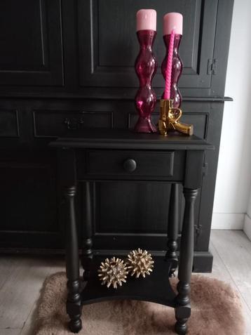 Stoere zwarte sidetable met lade - Gerestyled beschikbaar voor biedingen