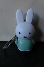 Nieuw kunstof Nijntje sleutelhanger mint groen 6 cm, Ophalen of Verzenden, Nieuw