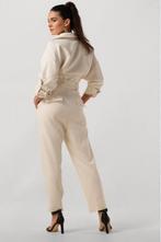Beige jumpsuit met riem merk Jos V mt S, Kleding | Dames, Jumpsuits, Beige, Ophalen of Verzenden, Zo goed als nieuw, Maat 36 (S)
