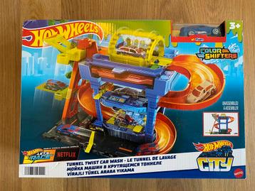 Hot Wheels Tunnel Twist Car Wash speelset beschikbaar voor biedingen