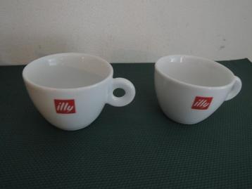 Twee Illy koffiekopjes beschikbaar voor biedingen