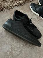 LOUIS VUITTON sneakers maat 9,5 43,5 origineel zgan, Kleding | Heren, G, Zwart, Ophalen of Verzenden, Zo goed als nieuw