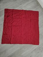 Vintage satijnen rode sjaal, Kleding | Dames, Mutsen, Sjaals en Handschoenen, Ophalen of Verzenden, Zo goed als nieuw, Maat 46/48 (XL) of groter