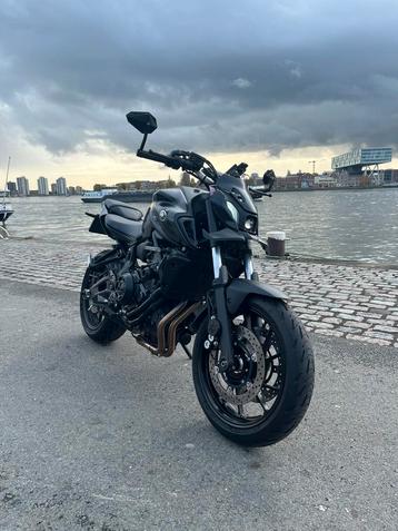 Yamaha MT07 2000,-+ aan accessoires beschikbaar voor biedingen