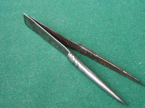 Hand gesmeed pincet Bodemvondst 18e eeuw, Antiek en Kunst, Antiek | Gereedschap en Instrumenten, Ophalen of Verzenden